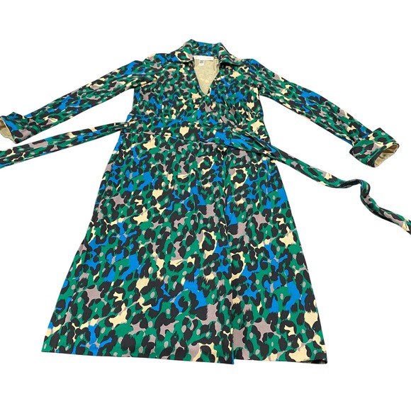 Diane von Furstenberg Vintage Silk Wrap Dress Green Blue Leopard Print Size 4 - Picture 2 of 12